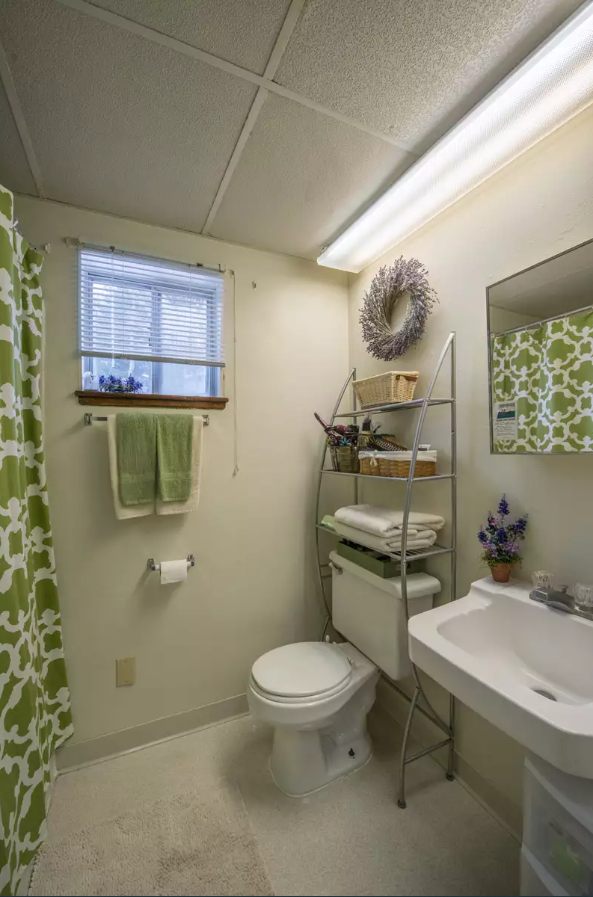 bathroom layout hayes student living buildings 4-6